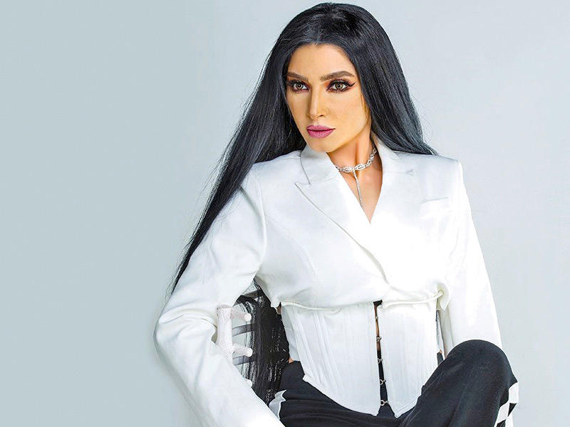 الفنانه روجينا 