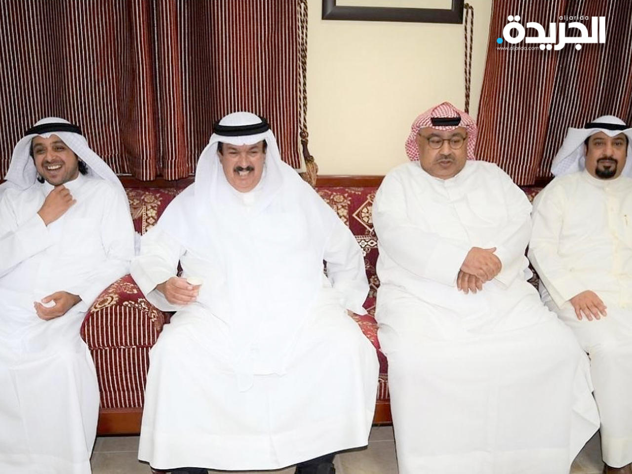 المضف متوسطاً المشاركين في حفل استقبال المهنئين بشهر رمضان 