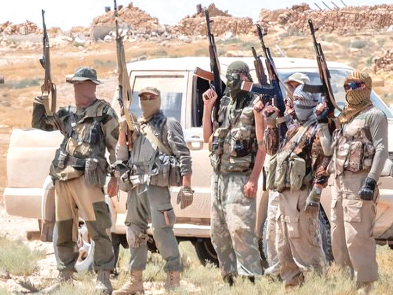 جنود ماليين ومقاتلين من مجموعة «فاغنر» الروسية