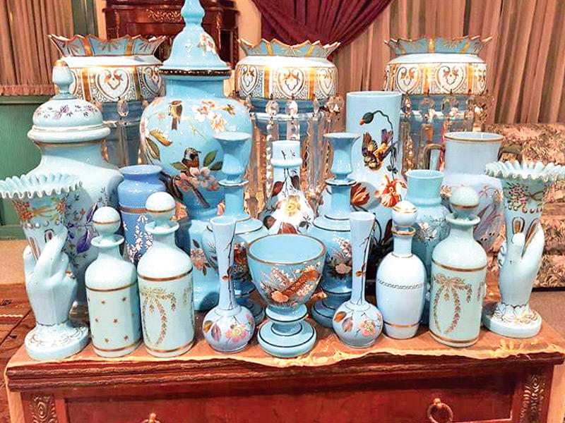 من المقتنيات