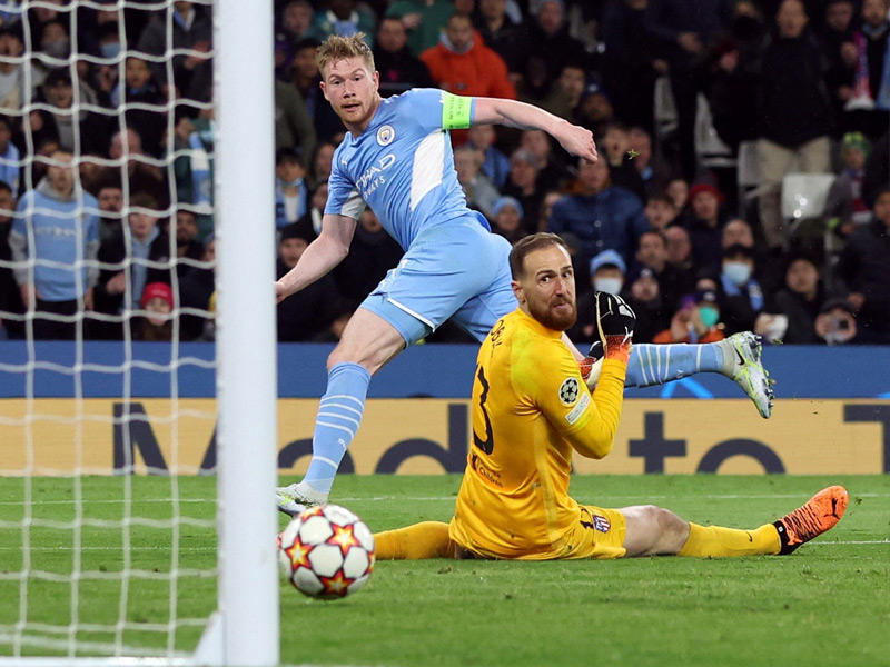 دي بروين يسجل هدفه في مرمى اتلتيكو