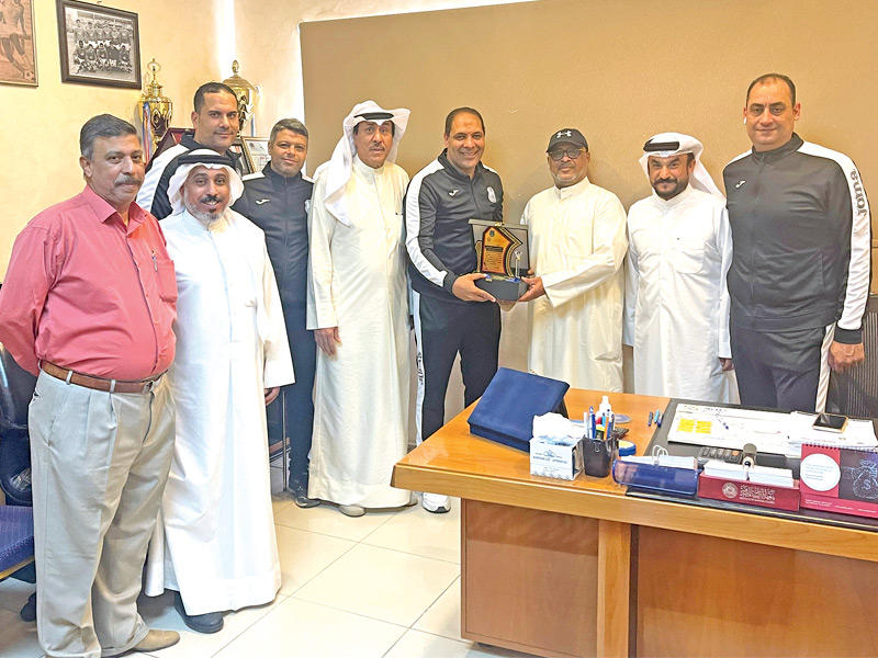 الجاركي مكرماً قطاع اللعبة