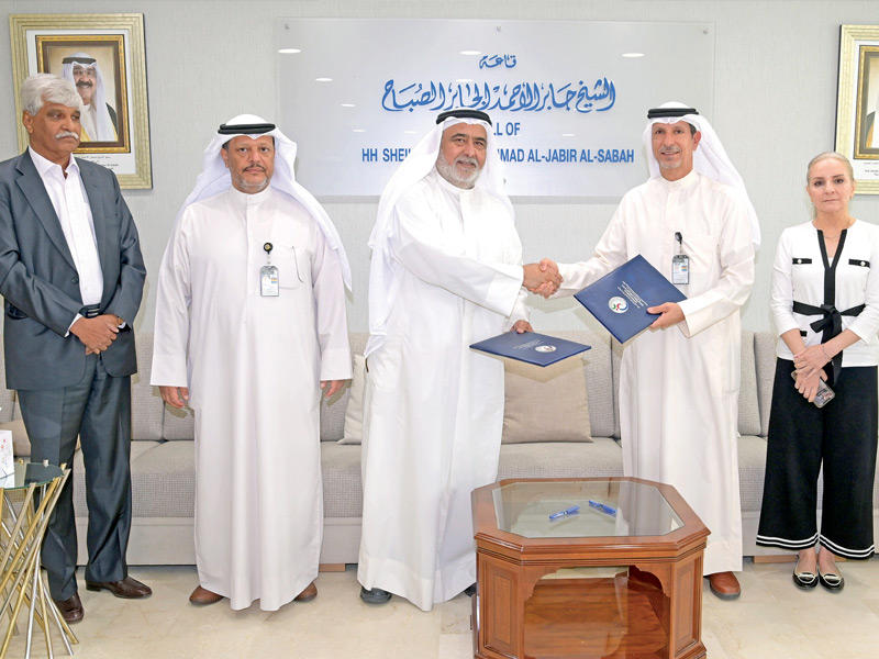 خلال توقيع العقد