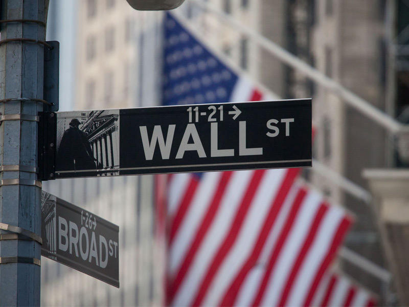 بورصة نيويورك تشهد  تعاملات متقلبة