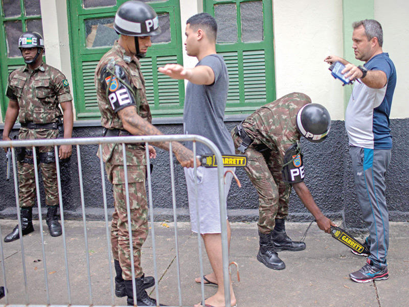 العنف السياسي يتسبب بتدمير الديموقراطية البرازيلية