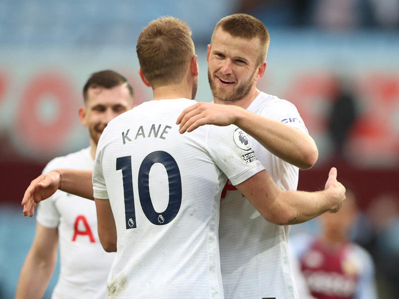 احتفال لاعبين توتنهام بعد الهدف