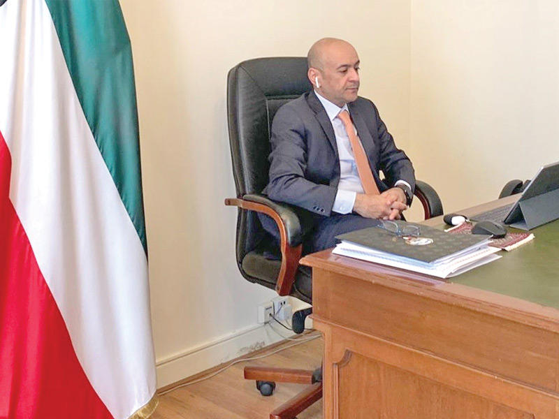  سفير الكويت لدى بلجيكا ورئيس بعثتيها لدى الاتحاد الأوروبي وحلف شمال الأطلسي (ناتو) جاسم البديوي خلال مؤتمر المانحين