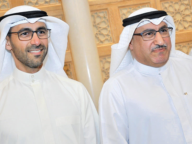 نائب رئيس الوزراء وزير النفط، د. محمد الفارس والرئيس التنفيذي لمؤسسة البترول الكويتية، الشيخ نواف السعود خلال الغبقة