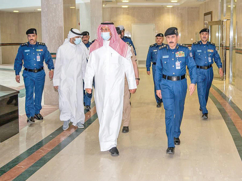 النواف خلال لقاء «الإطفاء» اليوم