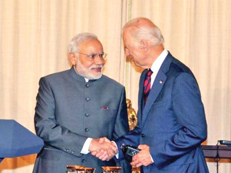 الرئيس الأميركي جو بايدن مع رئيس الوزراء الهندي ناريندرا مودي