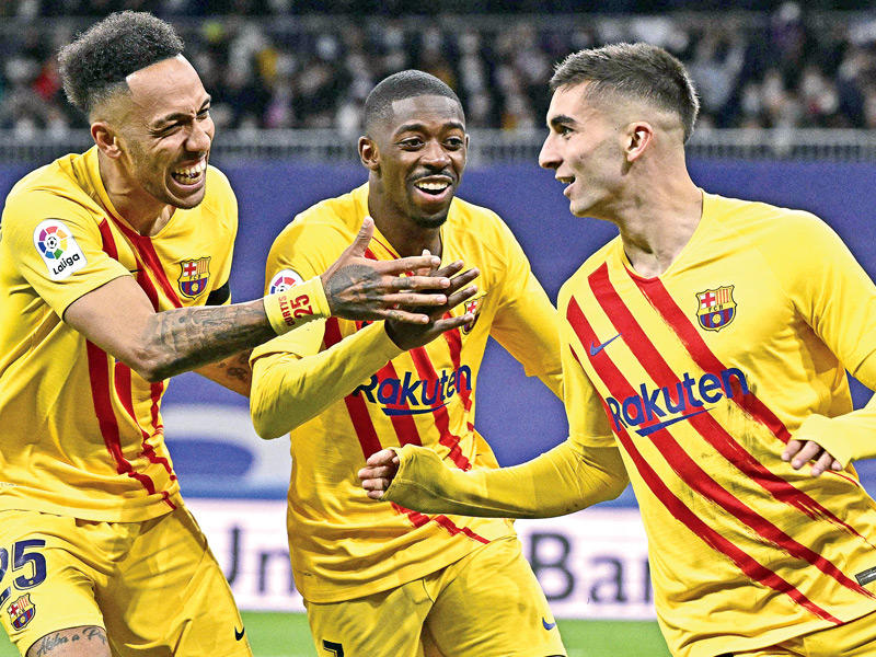 لاعبو برشلونة خلال مباراة سابقة