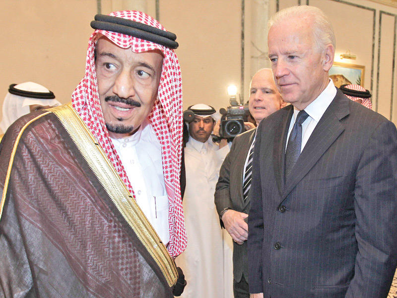 الرئيس الأميركي جو بايدن والملك سلمان بن عبد العزيز آل سعود