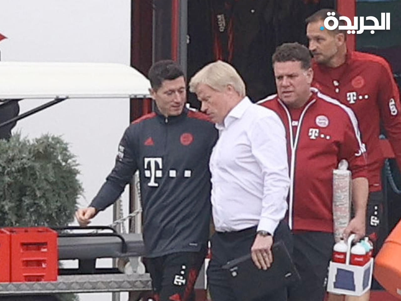 أوليفر كان مع ليفاندوفسكي