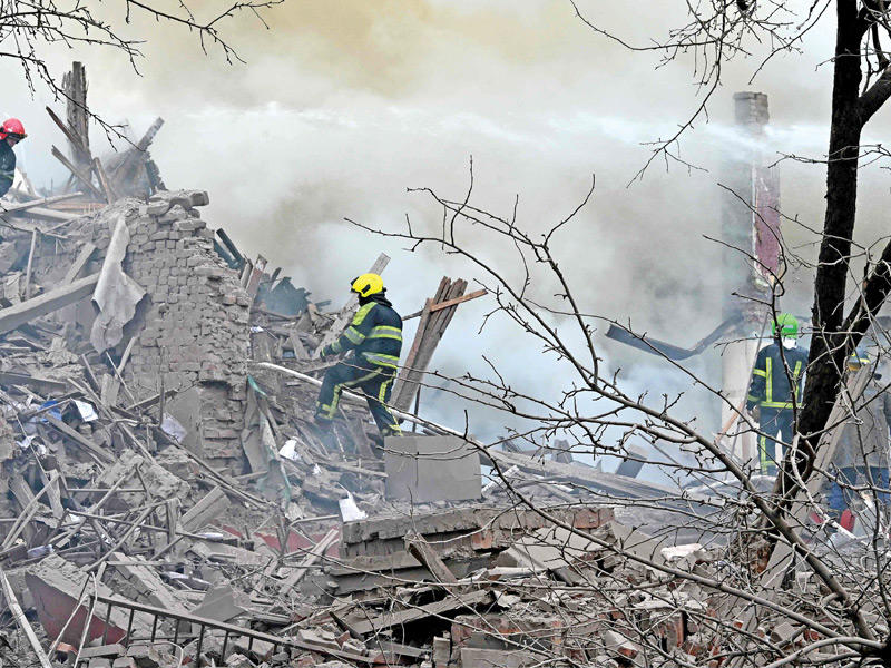 من مخلفات الحرب الروسية على مدينة خاركيف