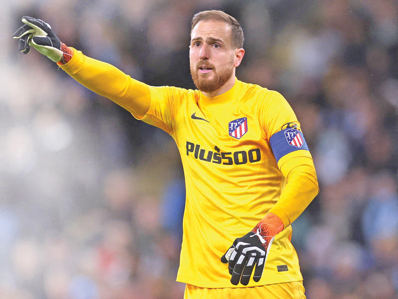 السلوفيني يان أوبلاك حارس مرمى أتليتكو ​​مدريد الإسباني