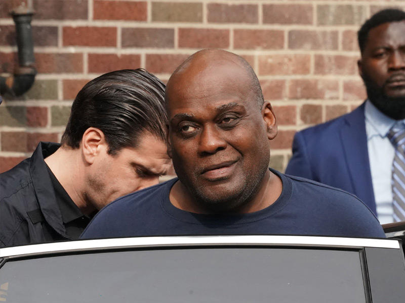 شرطة نيويورك تلقي القبض على المشتبه فيه بإطلاق النار في قطار أنفاق بنيويورك