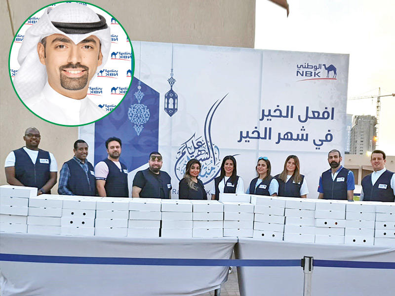 جانب من مشاركة البنك في البرنامج  ويظهر في الإطار المدير في إدارة العلاقات العامة في البنك، يعقوب الباقر