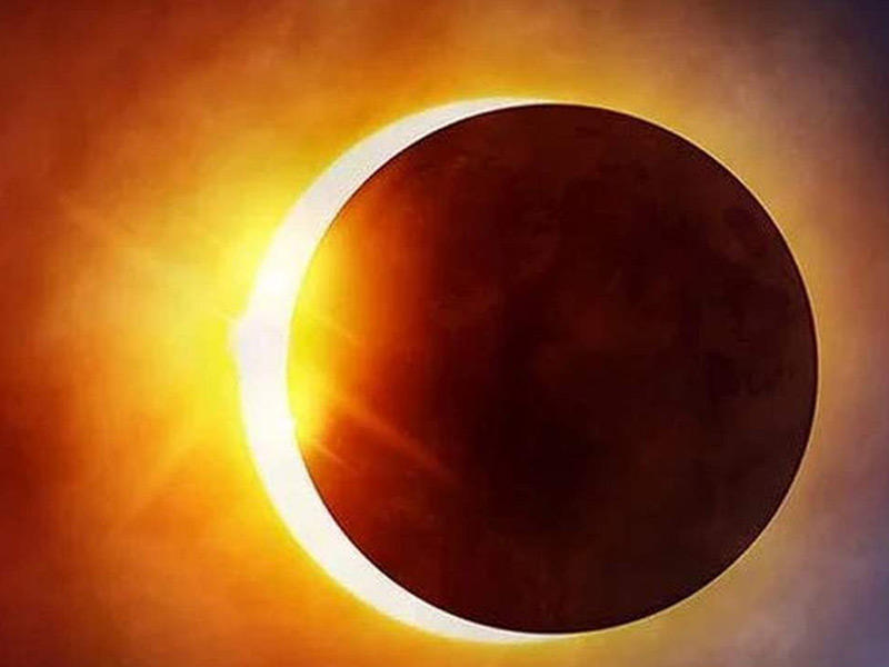 الشمس تنكسف آخر أبريل