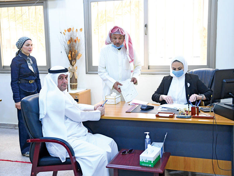 جانب من تقديم طلبات الترشح لانتخابات «البلدي» 