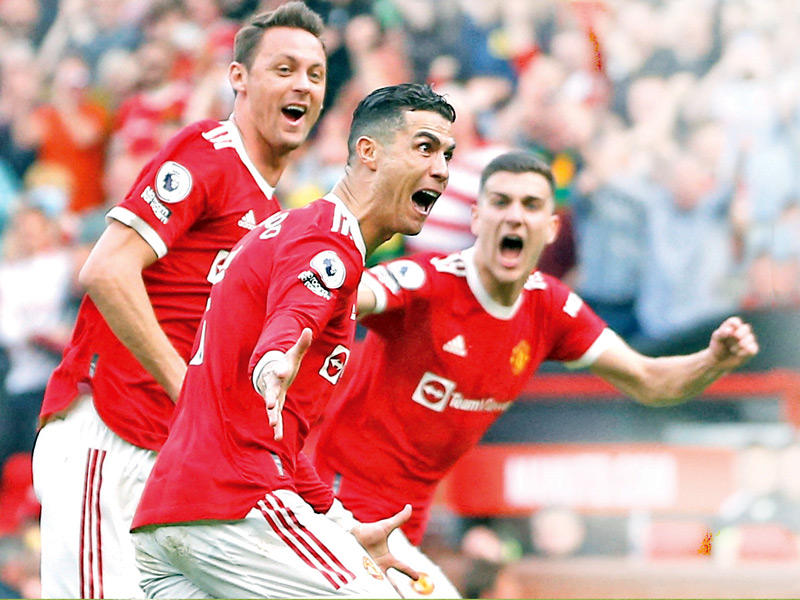 كريستيانو رونالدو يحتفل بالهدف الثالث