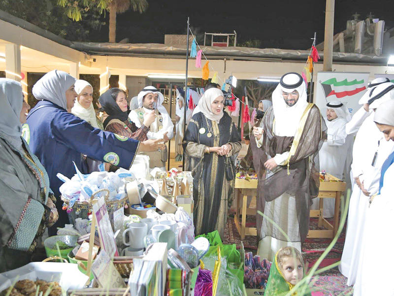 وكيل وزارة الشؤون الاجتماعية عبدالعزيز شعيب  خلال جولة عقب احتفالية اليوم العربي لليتيم