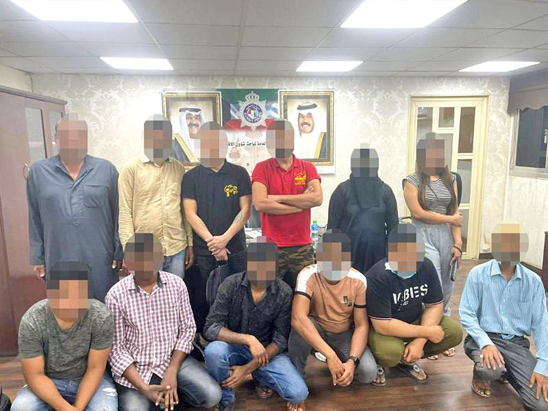 جانب من المضبوطين خلال الحملات