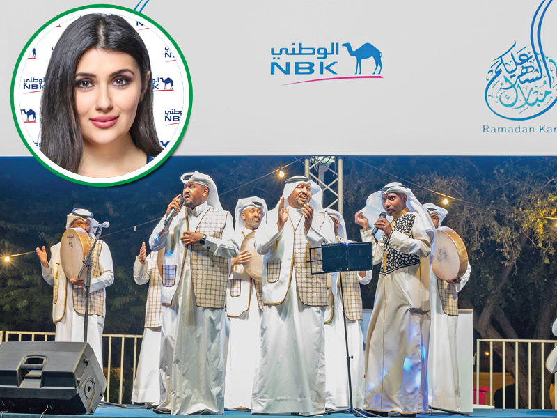 جانب من الفعاليات وتظهر في الإطار  مسؤولة العلاقات العامة في البنك، جوان العبدالجليل