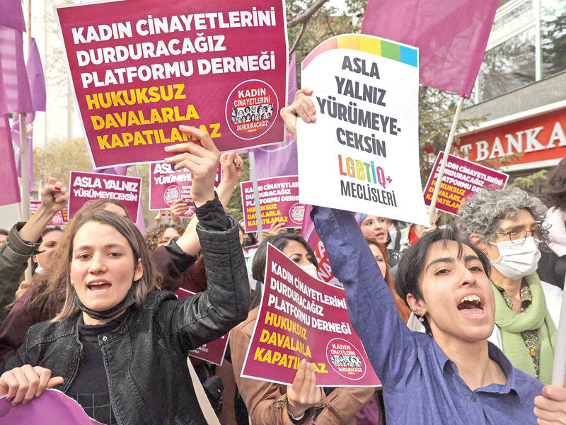 تظاهر المئات في مدن تركية عدة