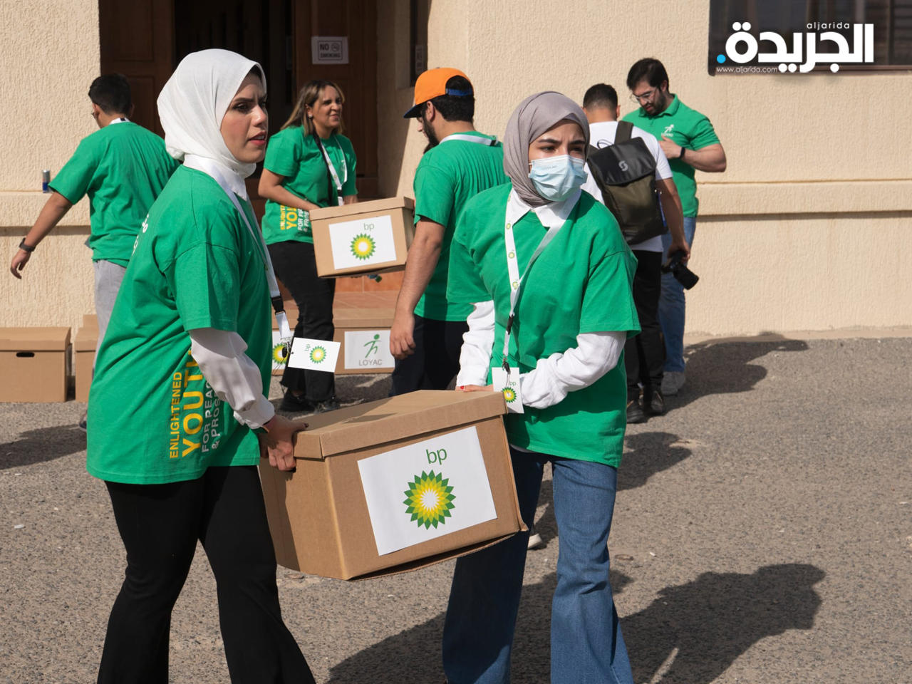 توزيع المؤن على المحتاجينn