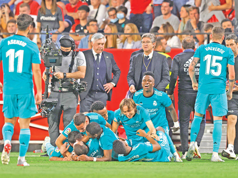 فرحة لاعبي ريال مدريد بالهدف الثالث