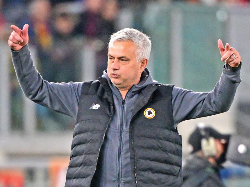  مدرب فريق روما البرتغالي جوزيه مورينيو