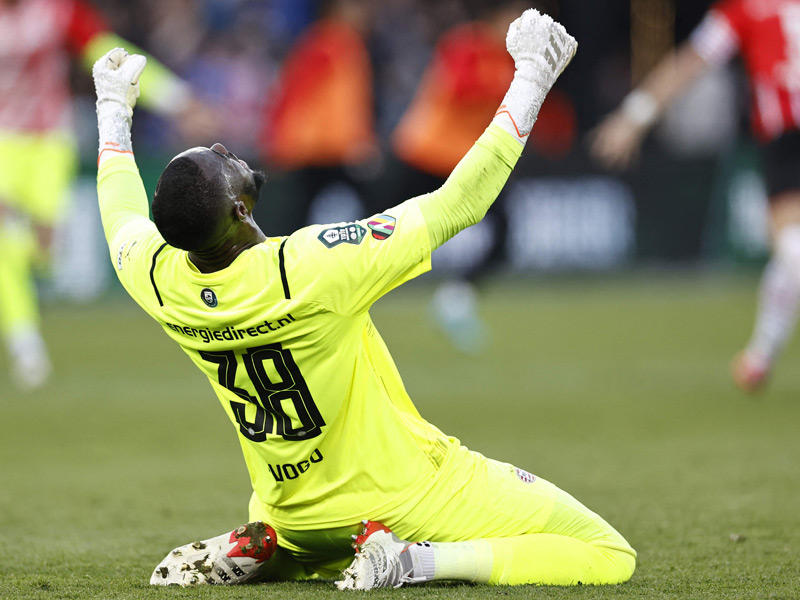 ايندهوفن-بطل كأس هولندا في كرة القدم للمرة العاشرة