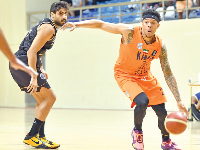 لاعب نادي كاظمة زاك لوفتون