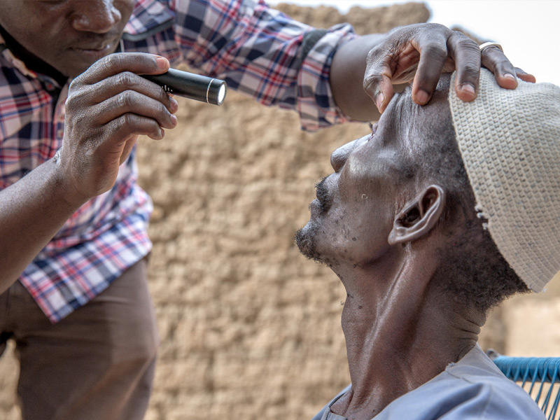 جمعية النجاة الخيرية تطلق «القوافل الطبية» لعلاج المرضىn