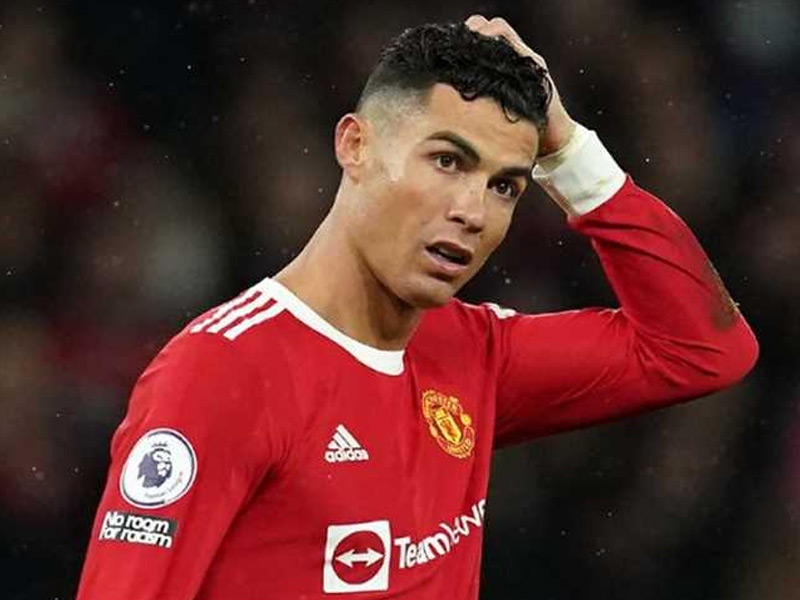  نجم مانشستر يونايتد الإنكليزي قائد المنتخب البرتغالي لكرة القدم كريستيانو رونالدو