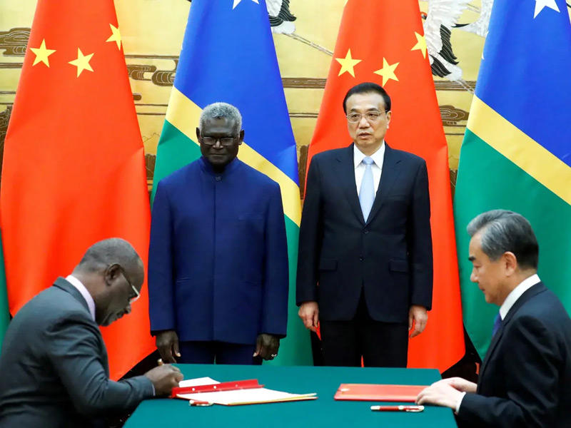 توقيع الحروف الأولى من الاتفاق في مارس الماضي (رويترز)