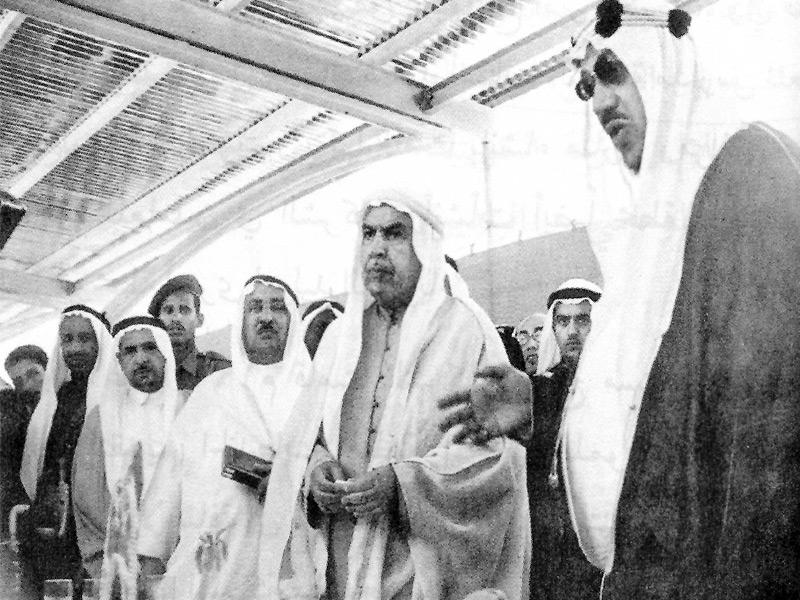 من الصور المنشورة في الكتاب -أمير الكويت الشيخ عبدالله السالم - سليمان الصانع سفيراً فوق العادة في اليابان