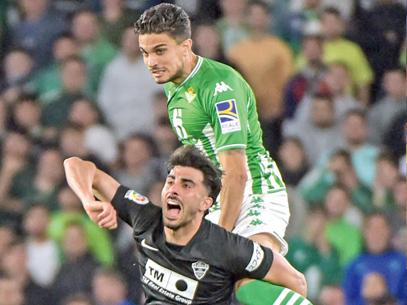 جانب من مباراة بيتيس والتشي