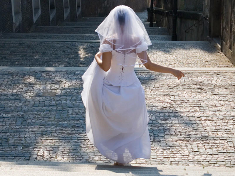 صفعت عريسها مرتين وغادرت الحفل