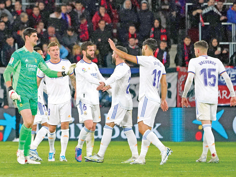 فرحة لاعبي ريال مدريد بعد الفوز على أوساسونا