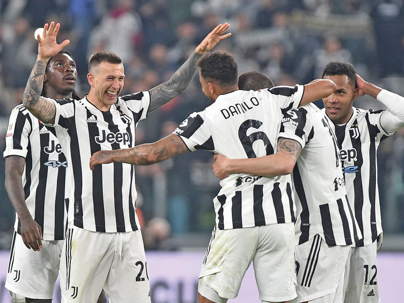 فرحة لاعبي يوفنتوس بعد الفوز