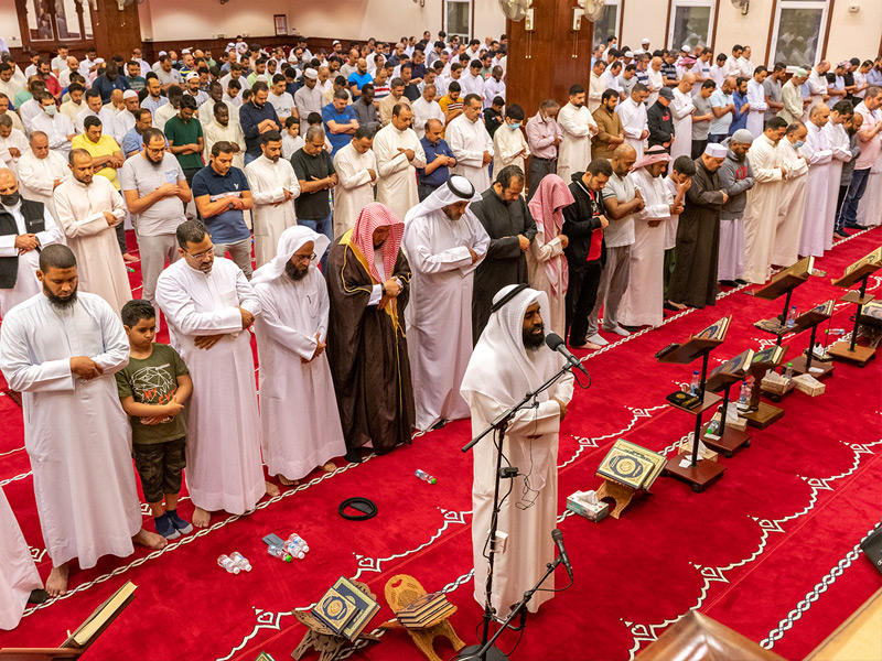 جانب من صلاة القيام بأحد المساجد