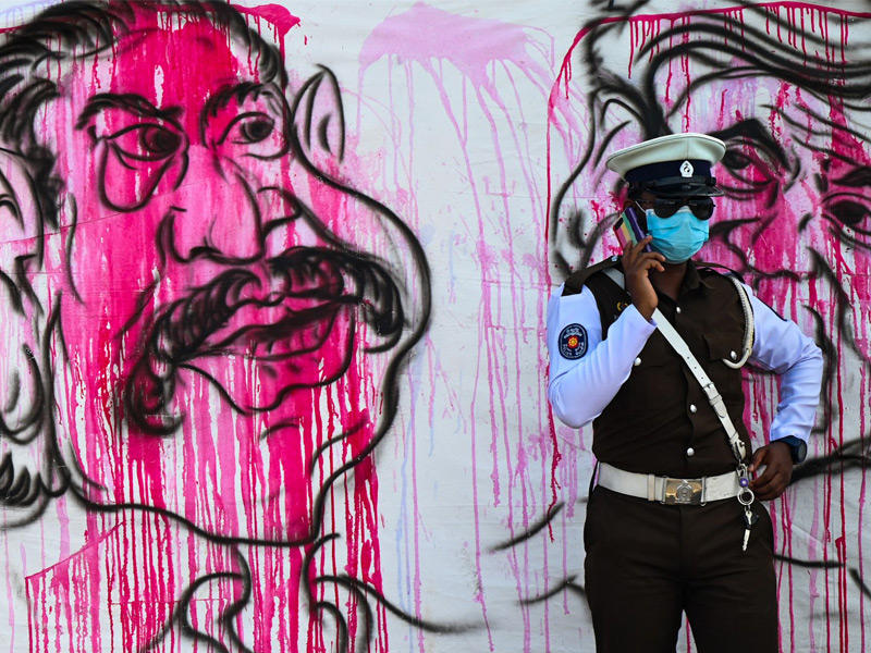 رئيس وزراء سريلانكا يفقد تأييد مناصريه