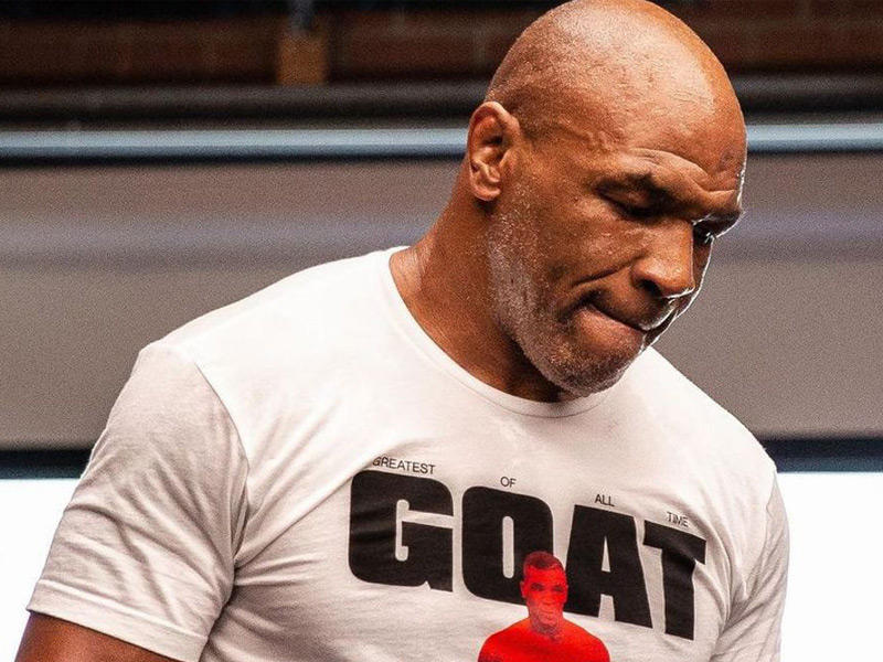 ملاكم الوزن الثقيل السابق مايك تايسون