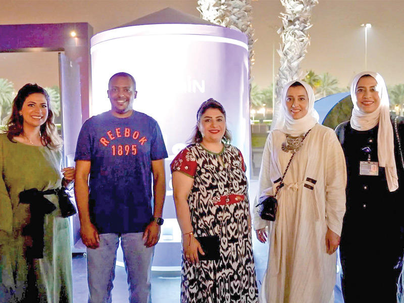 فريق «زين» خلال الفعالية 