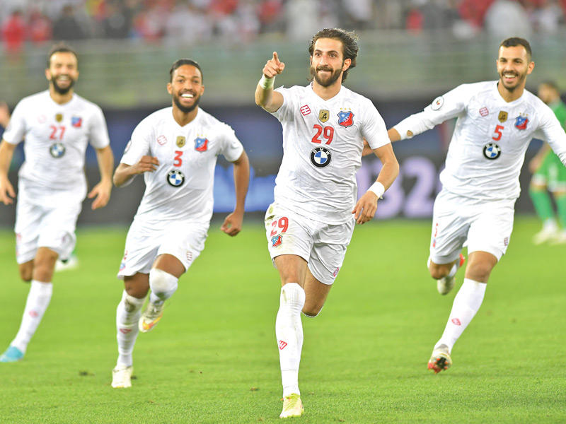 فرحة لاعبي الكويت في لقاء سابق