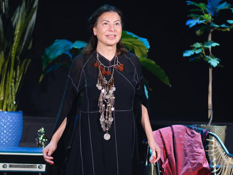 من العرض «شجرة التين»،