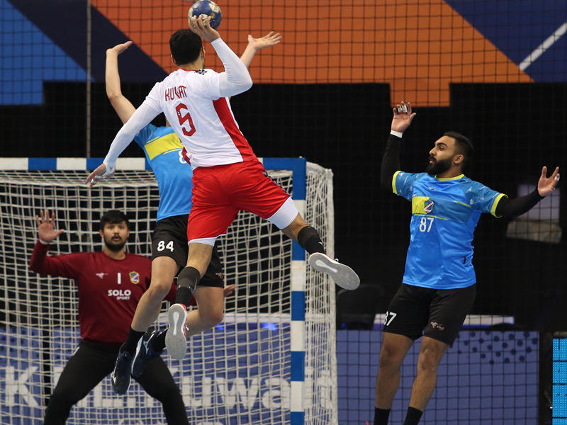 جانب من الإثارة والحماس في إحدى مباريات الدوري 