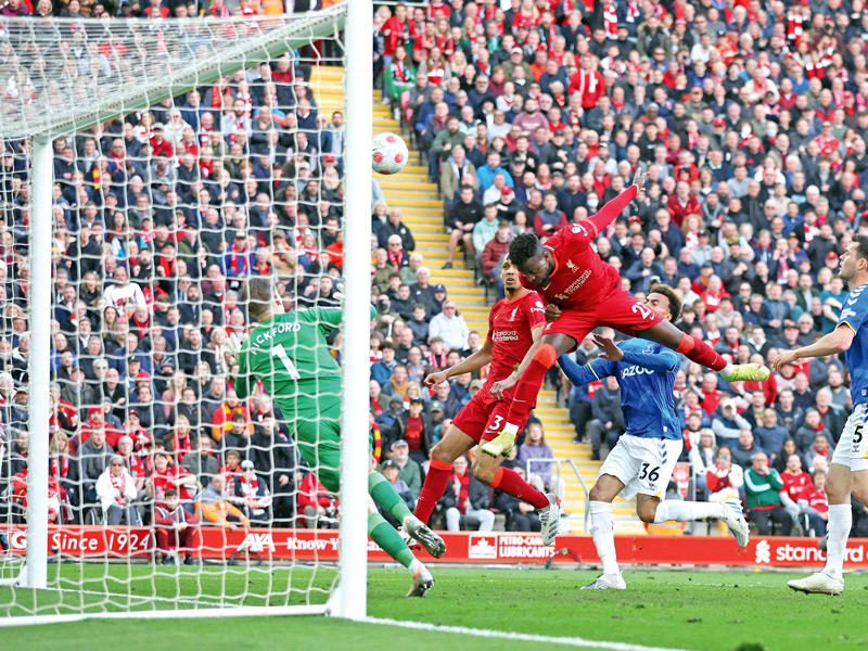 اوريغي نجم ليفربول يحرز هدفه