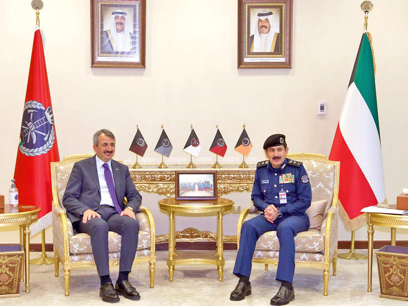  الفريق خالد المكراد مستقبلاً رئيس هيئة إدارة الكوارث والطوارئ التركية يونس سيز